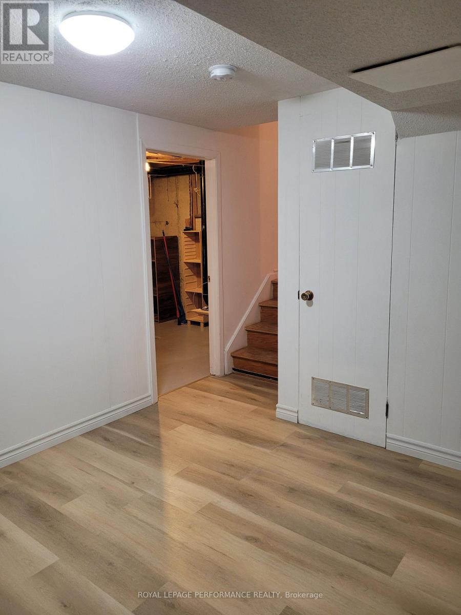 903j Elmsmere Road, Ottawa, Ontario  K1J 8G4 - Photo 31 - X12373086