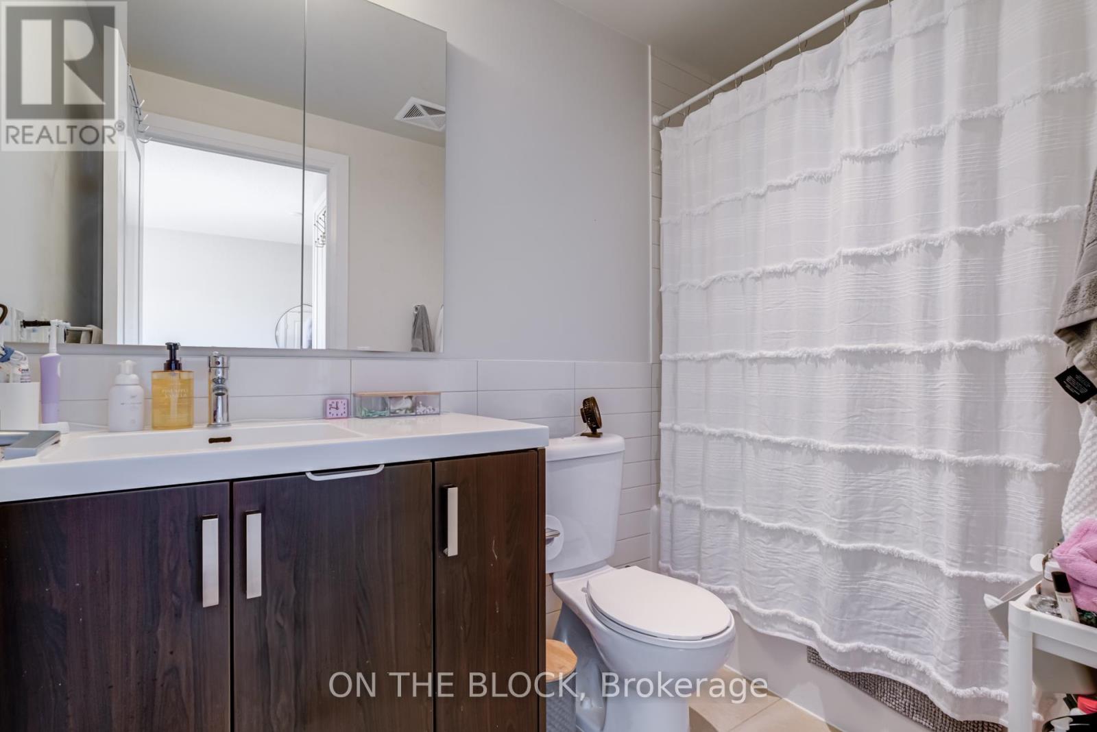 420 - 1 Old Mill Drive, Toronto, Ontario  M6S 0A1 - Photo 10 - W12397313