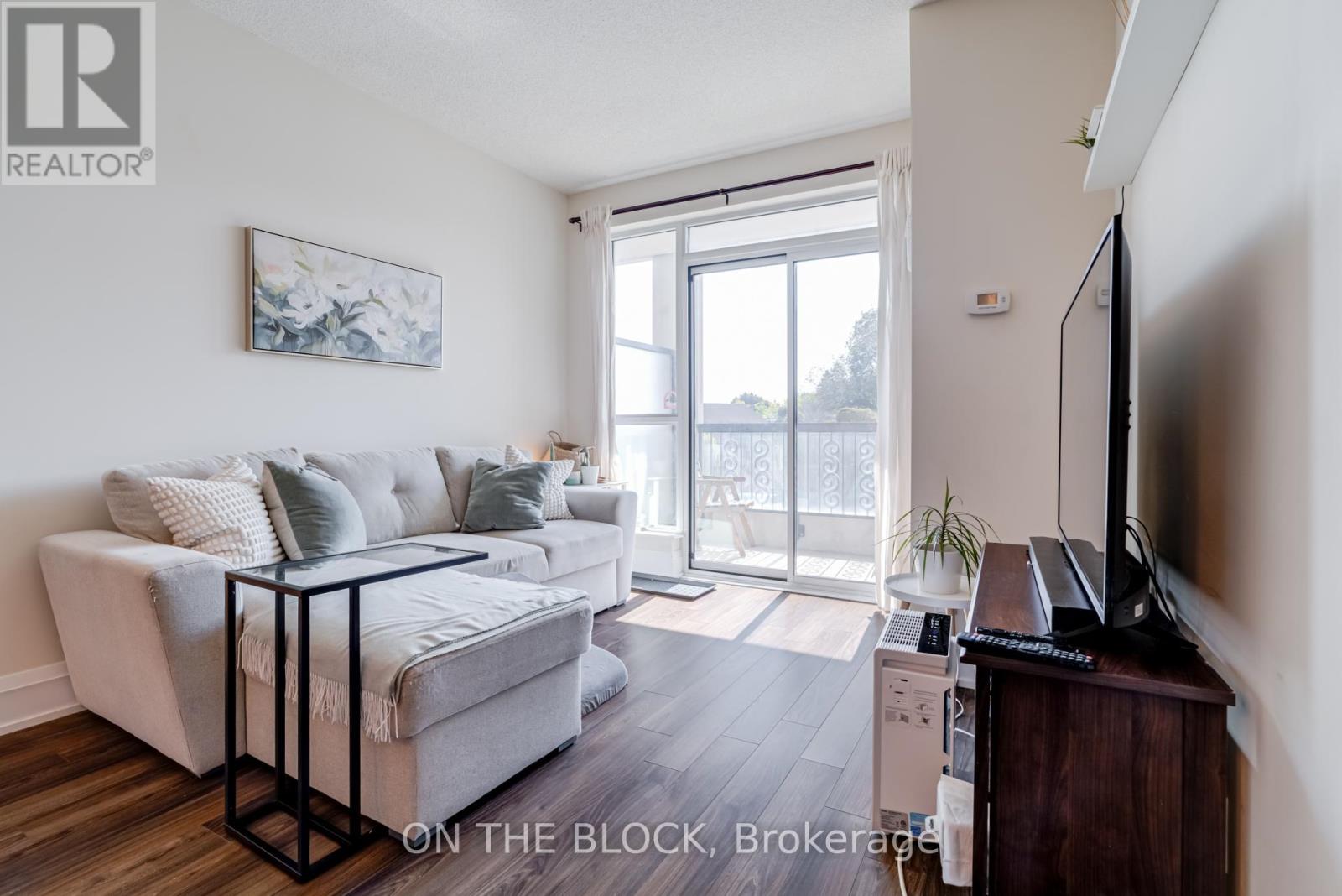 420 - 1 Old Mill Drive, Toronto, Ontario  M6S 0A1 - Photo 11 - W12397313
