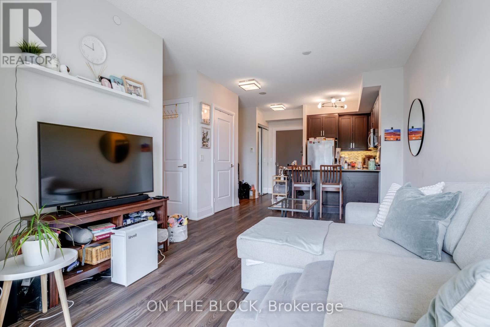 420 - 1 Old Mill Drive, Toronto, Ontario  M6S 0A1 - Photo 5 - W12397313