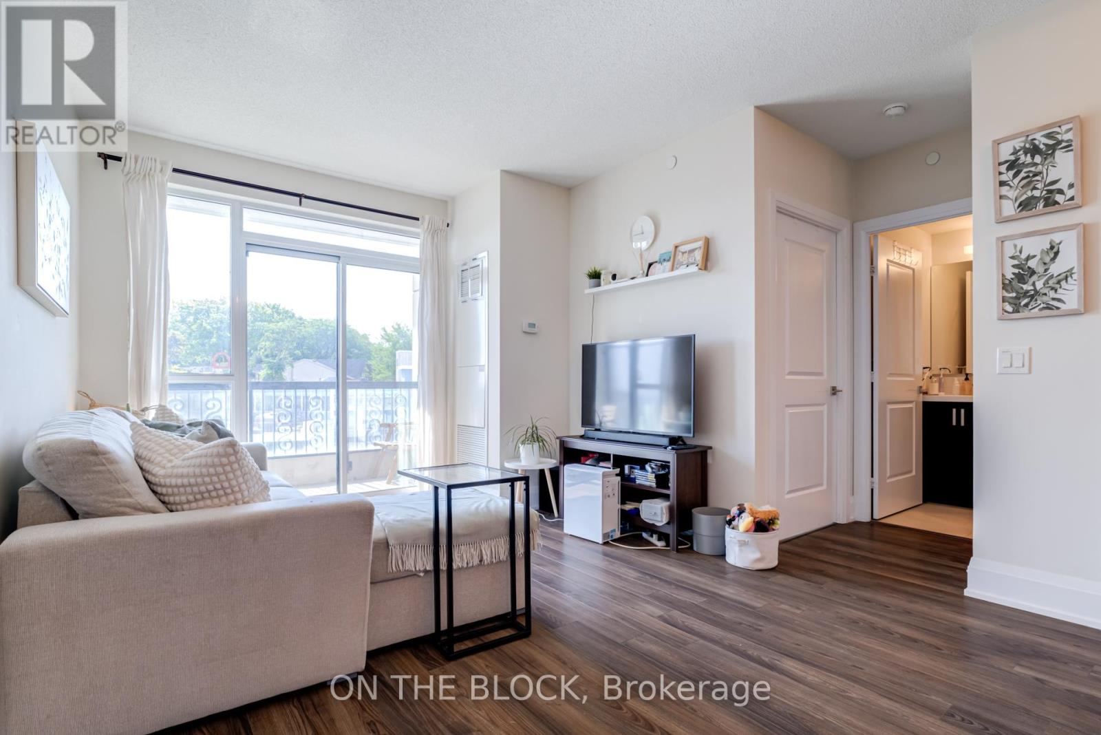 420 - 1 Old Mill Drive, Toronto, Ontario  M6S 0A1 - Photo 8 - W12397313