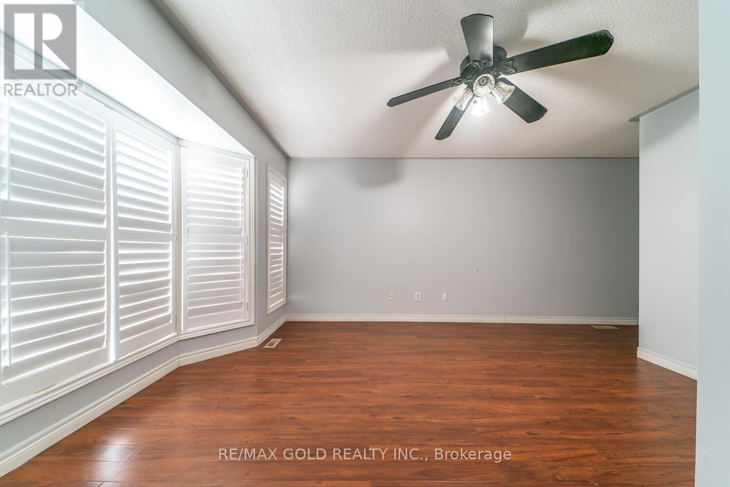 65 Cedarwood Crescent S, Brampton, Ontario  L6X 4J9 - Photo 14 - W12401112