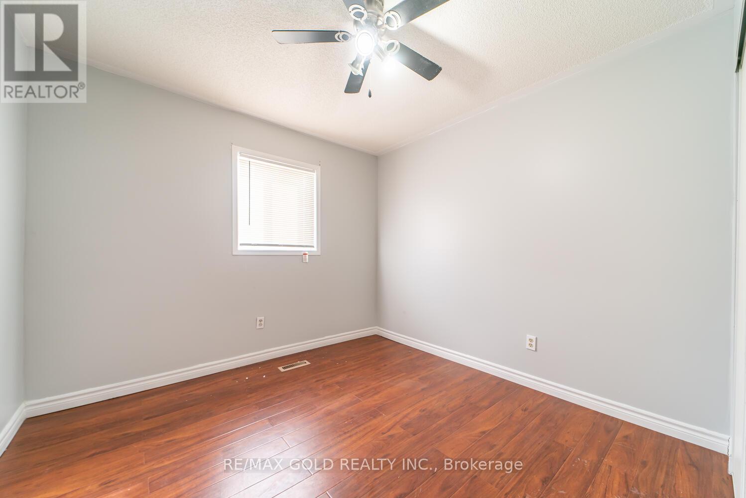 65 Cedarwood Crescent S, Brampton, Ontario  L6X 4J9 - Photo 17 - W12401112