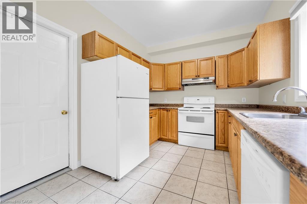 27a Walnut Street, St. Catharines, Ontario  L2T 1H6 - Photo 11 - 40735344