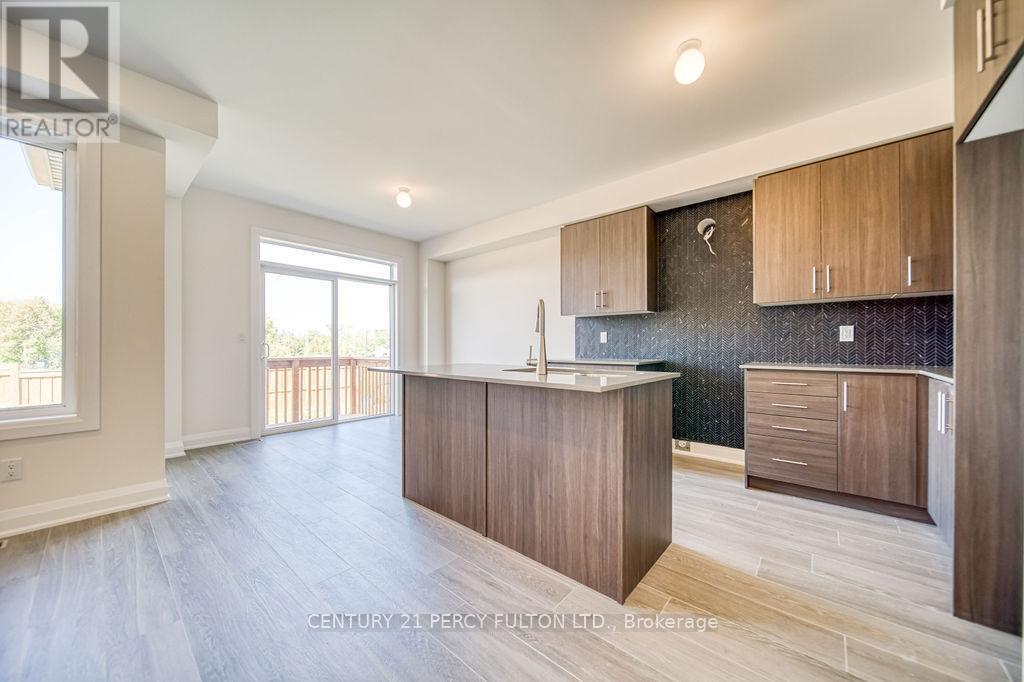 1350 Davis Loop, Innisfil (Lefroy), Ontario  L0L 1W0 - Photo 11 - N12406652