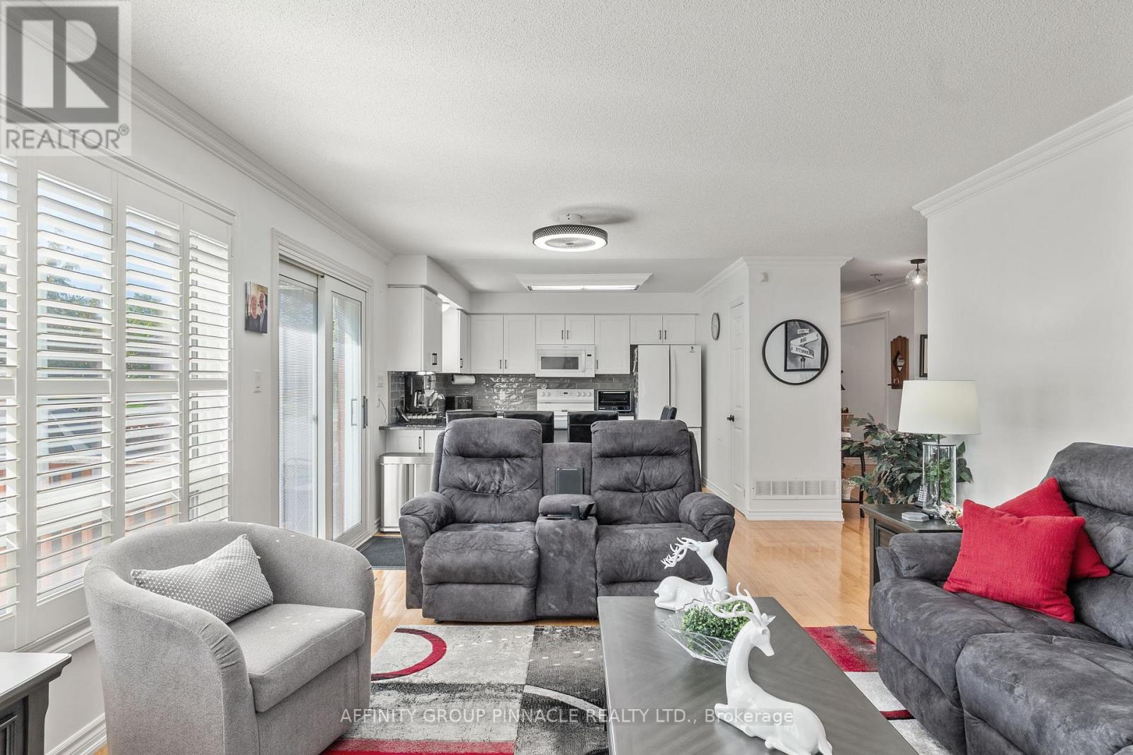 17 Wood Court, Kawartha Lakes, Ontario  K9V 6J4 - Photo 10 - X12407027