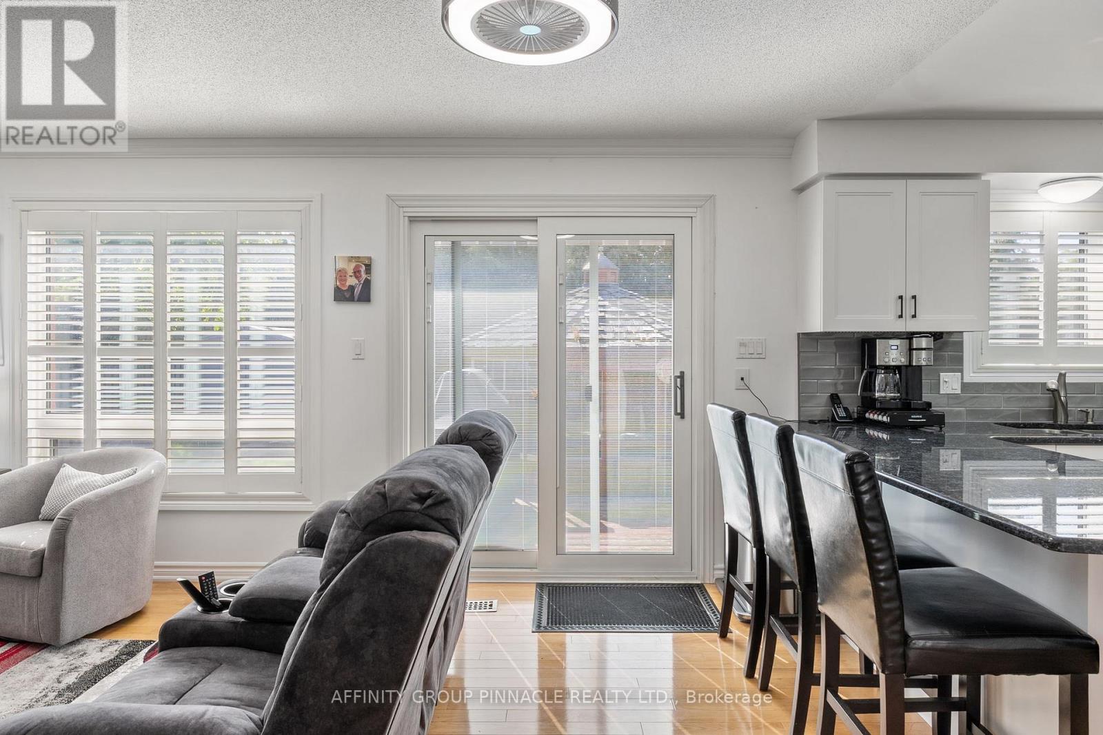 17 Wood Court, Kawartha Lakes, Ontario  K9V 6J4 - Photo 12 - X12407027