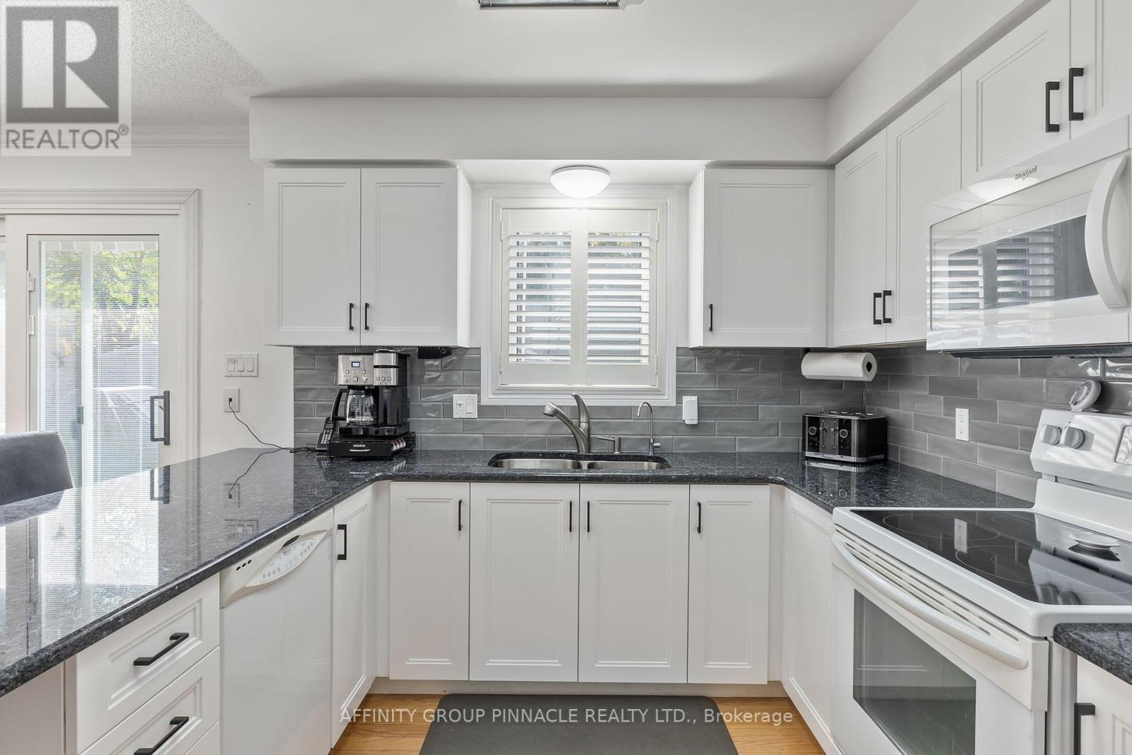 17 Wood Court, Kawartha Lakes, Ontario  K9V 6J4 - Photo 13 - X12407027