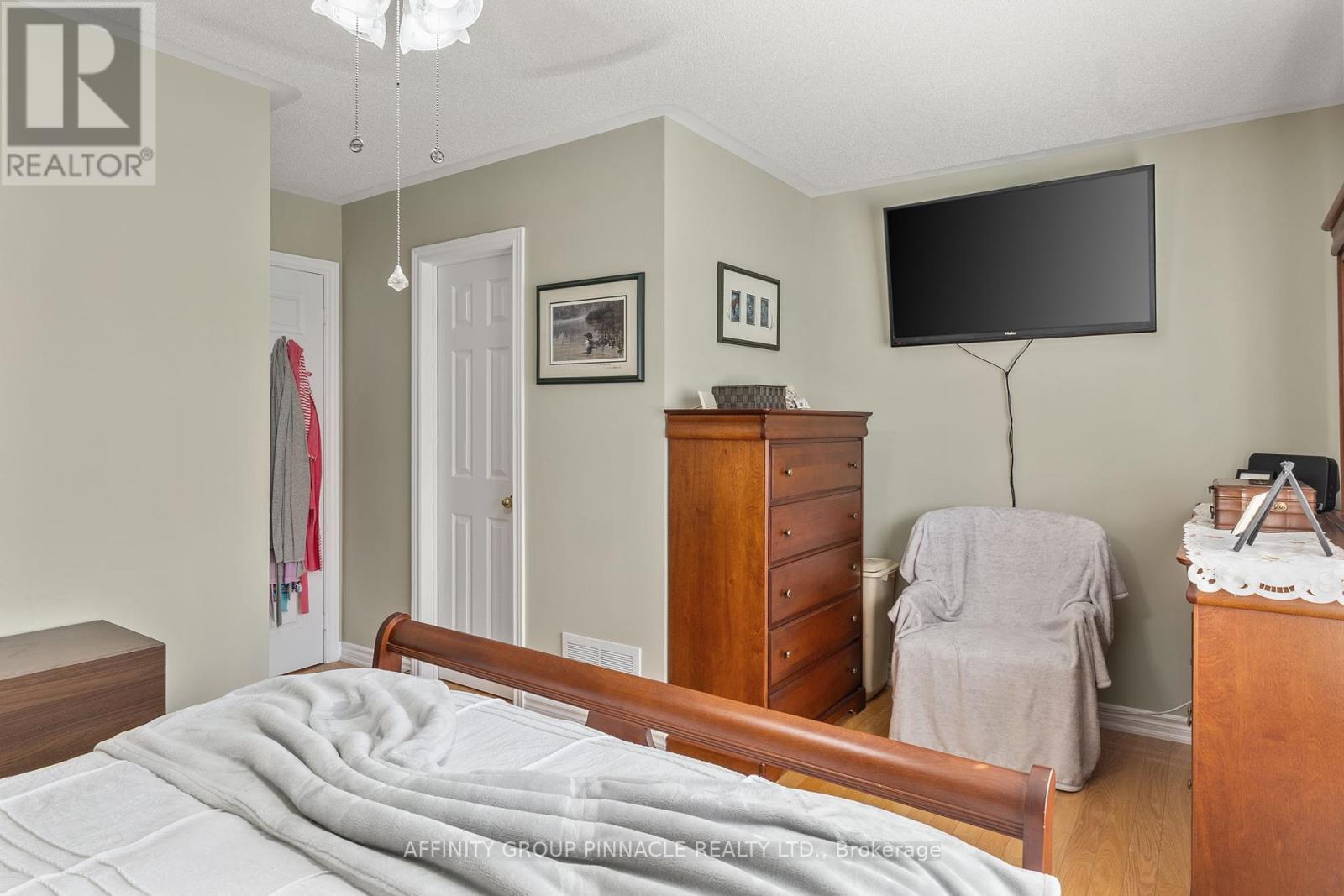 17 Wood Court, Kawartha Lakes, Ontario  K9V 6J4 - Photo 16 - X12407027