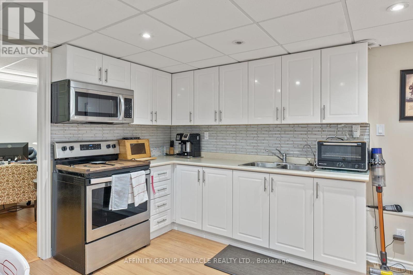 17 Wood Court, Kawartha Lakes, Ontario  K9V 6J4 - Photo 27 - X12407027