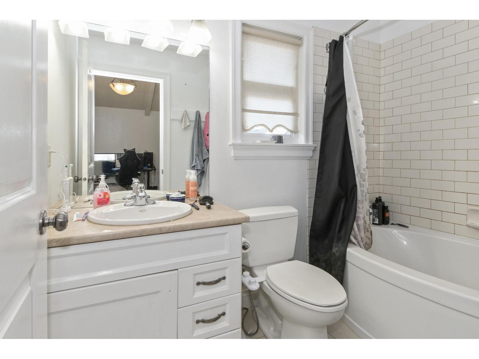 19089 68b Avenue, Surrey, British Columbia  V4N 5P5 - Photo 20 - R3047536