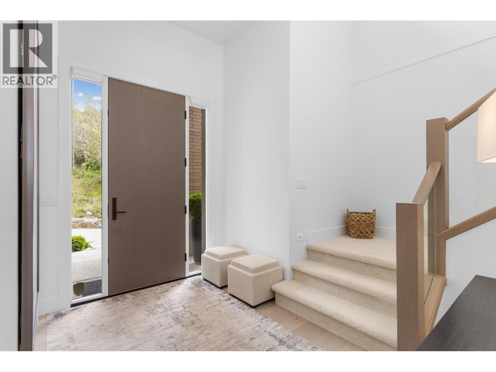 470 Hawk's Perch Lane, Kelowna, British Columbia  V1W 0B8 - Photo 3 - 10361886