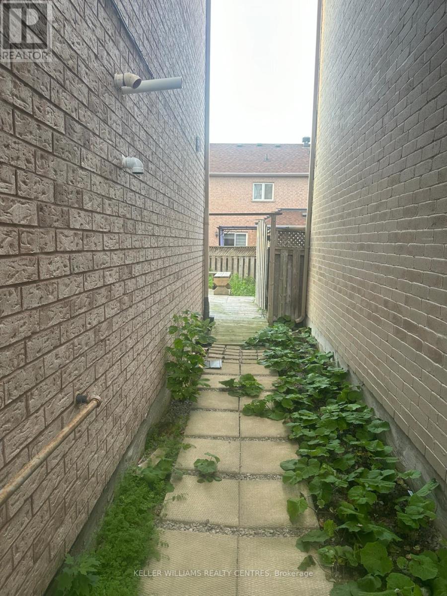 122 Alfred Smith Way N, York, Ontario  L3X 3B8 - Photo 3 - N12406815
