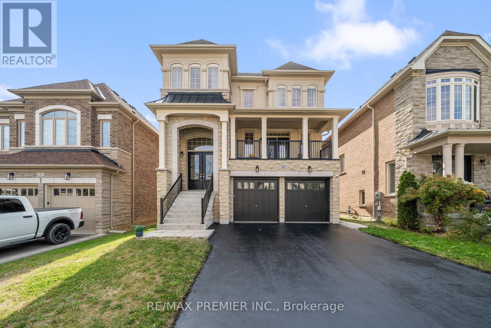 30 BANNOCKBURN DRIVE, Vaughan, Ontario