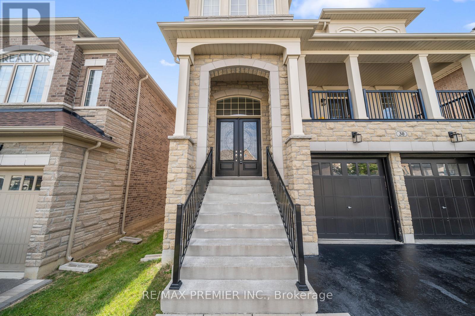 30 Bannockburn Drive, Vaughan, Ontario  L4H 4P8 - Photo 3 - N12406833