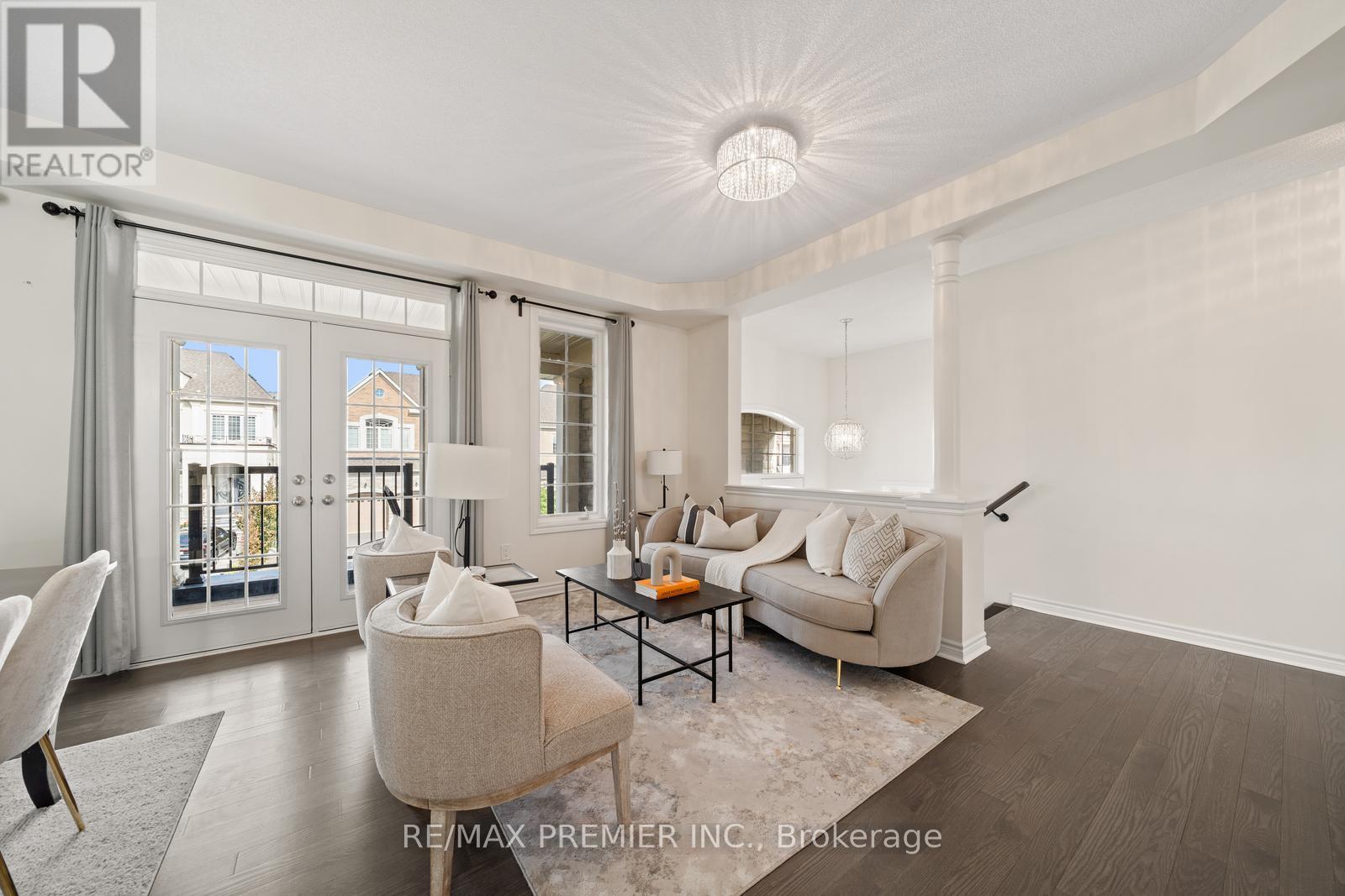 30 Bannockburn Drive, Vaughan, Ontario  L4H 4P8 - Photo 6 - N12406833