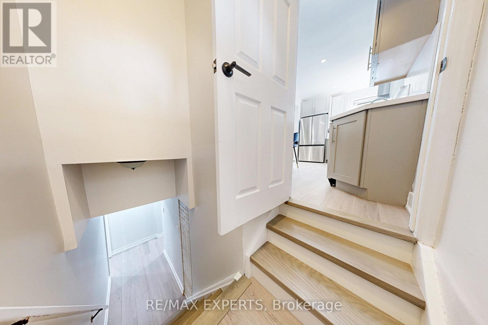 261 Helmer Avenue, Newmarket, Ontario  L3Y 4L8 - Photo 13 - N12406837