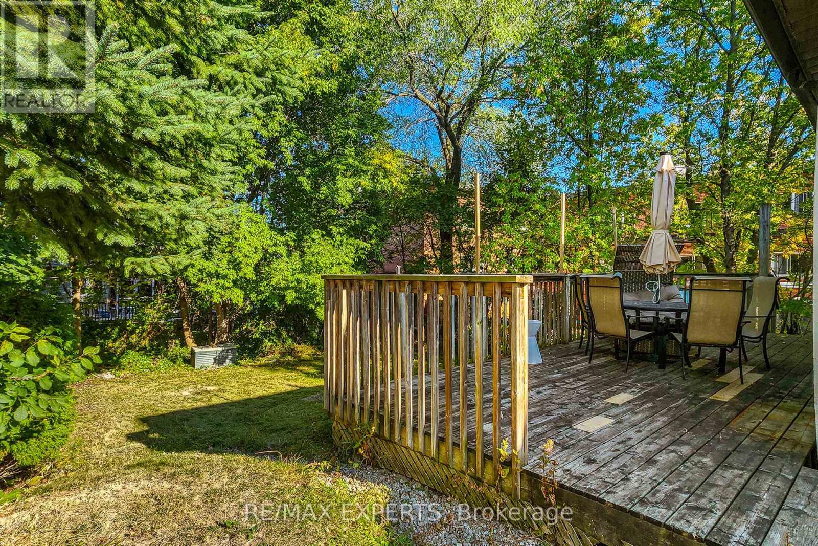 261 Helmer Avenue, Newmarket, Ontario  L3Y 4L8 - Photo 22 - N12406837