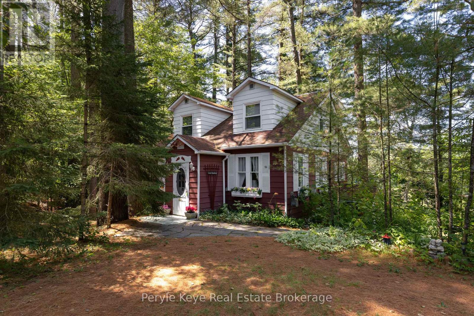 136 DEER LAKE ROAD, Huntsville, Ontario