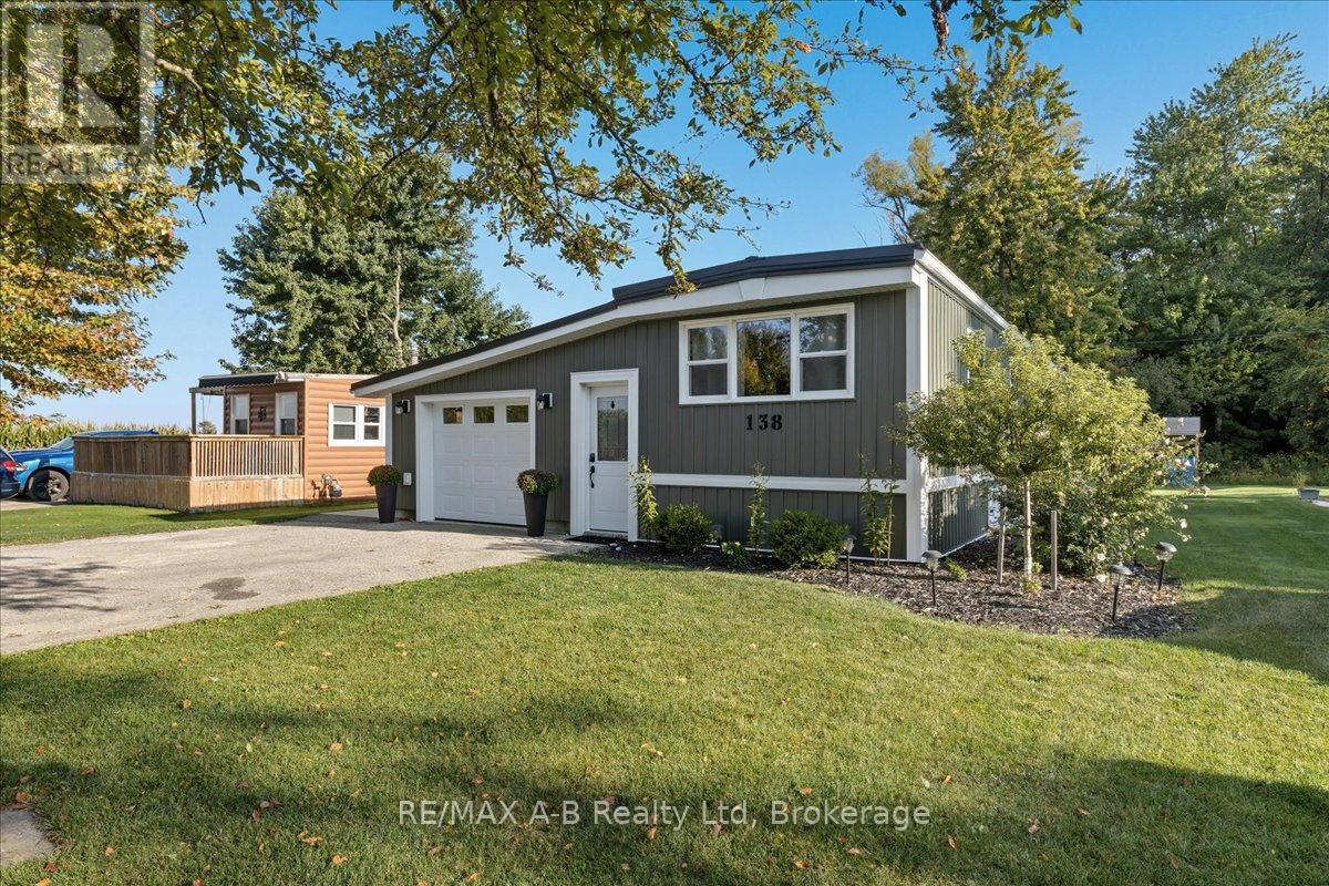 138 ASH STREET, Perth East, Ontario
