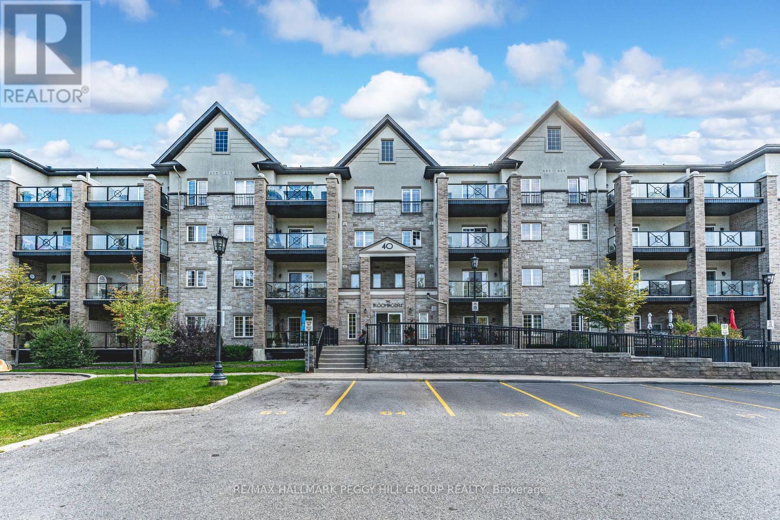 402 - 40 Ferndale Drive S, Barrie, Ontario  L4N 2L3 - Photo 2 - S12406840