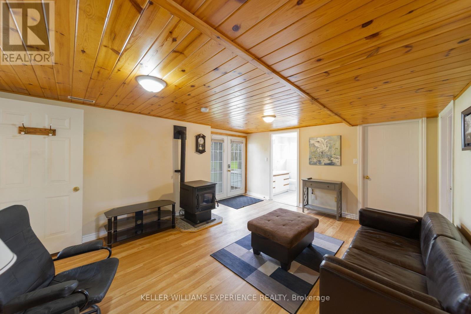1936 Peninsula Point Road, Severn, Ontario  P0E 1N0 - Photo 29 - S12406851