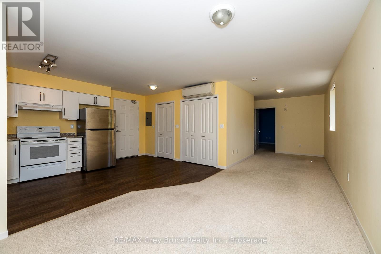 105 - 850 Alpha Street, Owen Sound, Ontario  N4K 5W8 - Photo 6 - X12407021