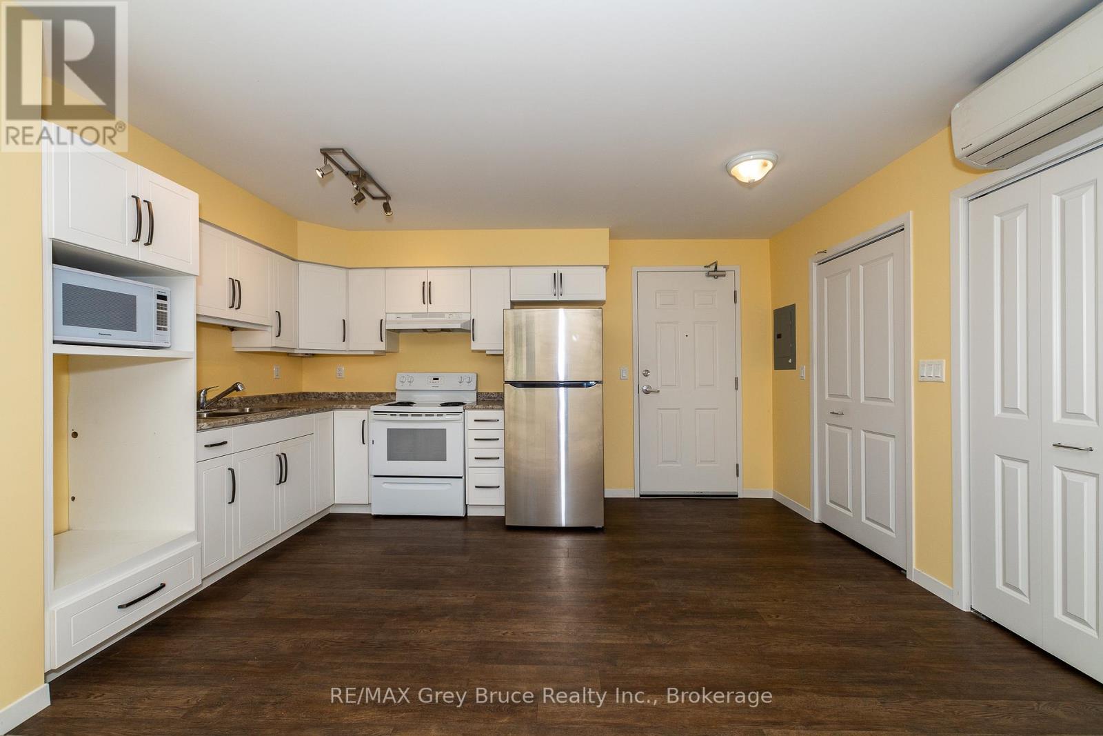 105 - 850 Alpha Street, Owen Sound, Ontario  N4K 5W8 - Photo 7 - X12407021