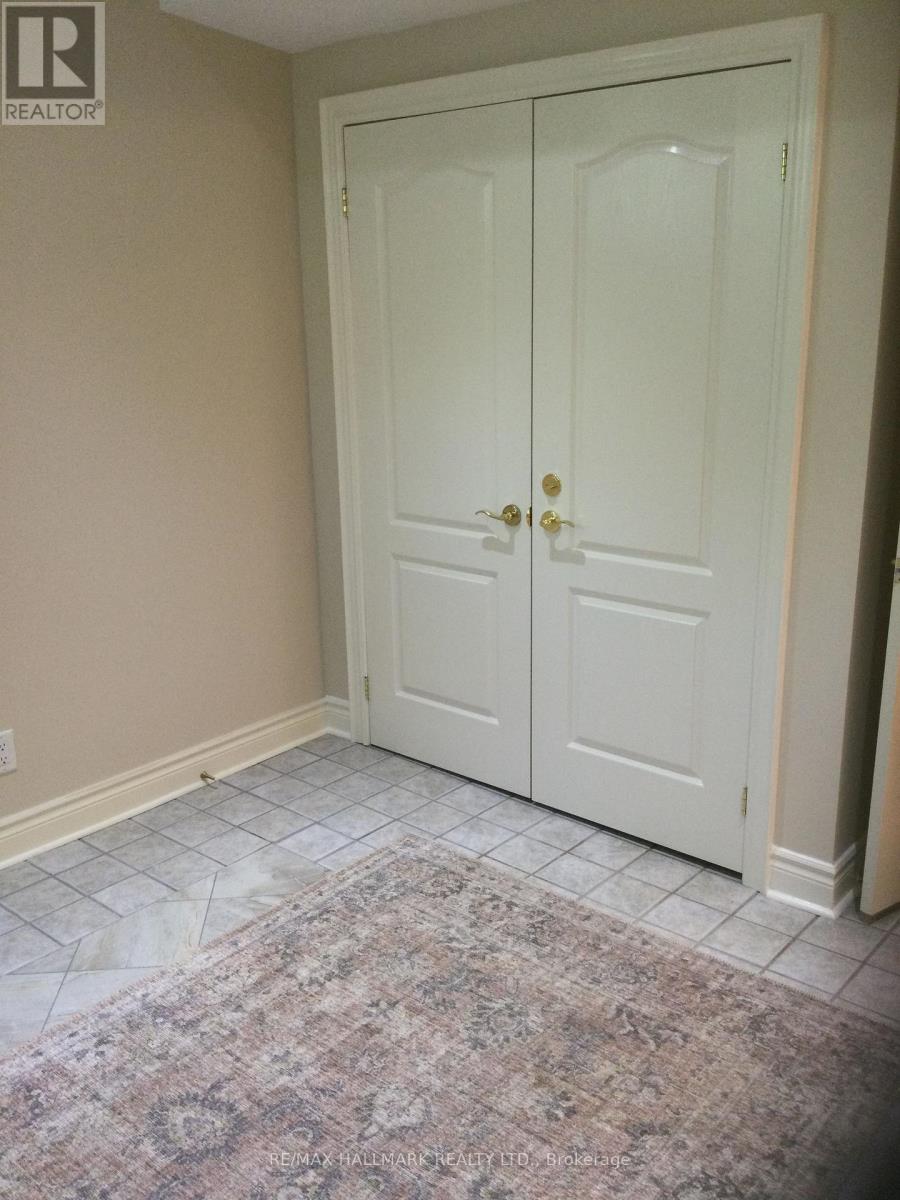 200 Oxford Street, Richmond Hill (Mill Pond), Ontario  L4C 4L7 - Photo 15 - N12404505