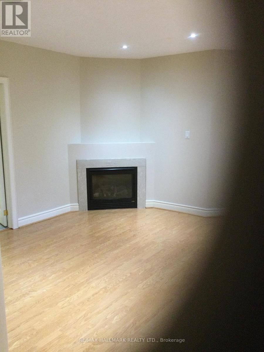 200 Oxford Street, Richmond Hill (Mill Pond), Ontario  L4C 4L7 - Photo 19 - N12404505