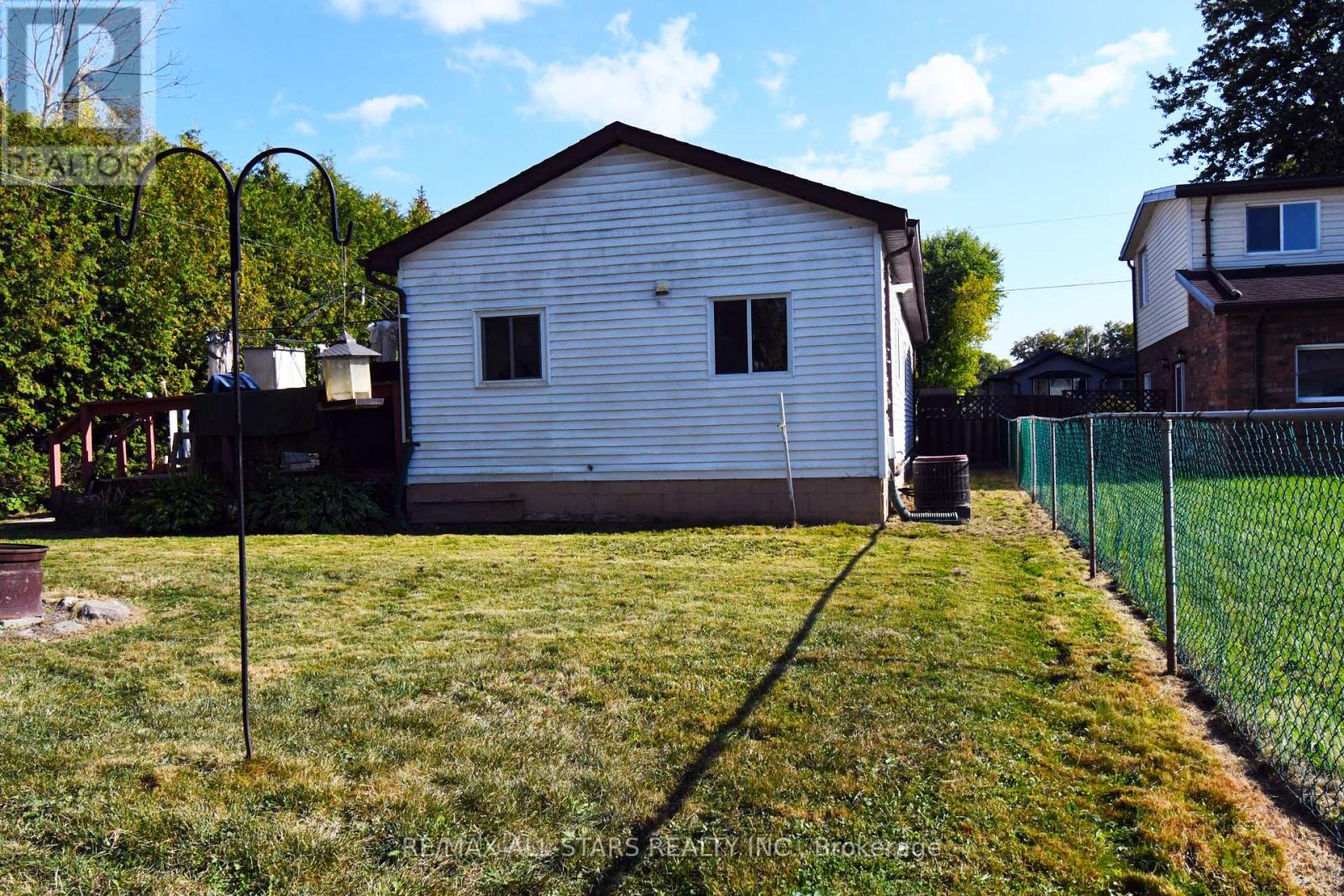 346 Pasadena Drive, Georgina, Ontario  L4P 2Z3 - Photo 9 - N12406527