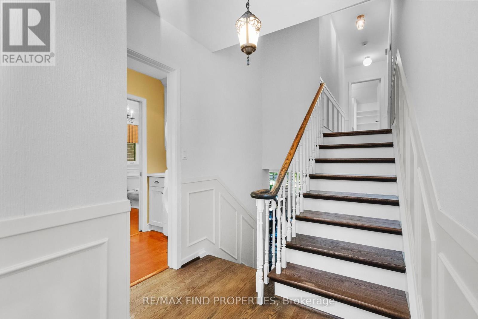 56 Edenvale Crescent, Toronto, Ontario  M9A 4A6 - Photo 11 - W12406792