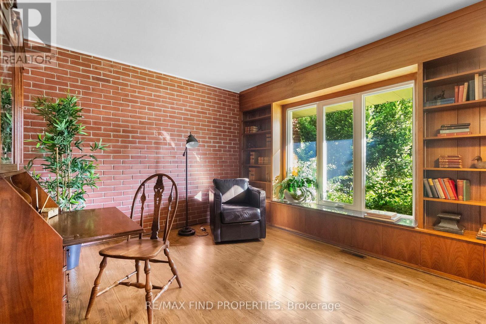 56 Edenvale Crescent, Toronto, Ontario  M9A 4A6 - Photo 12 - W12406792