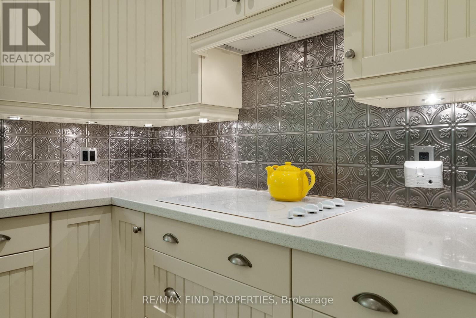 56 Edenvale Crescent, Toronto, Ontario  M9A 4A6 - Photo 24 - W12406792