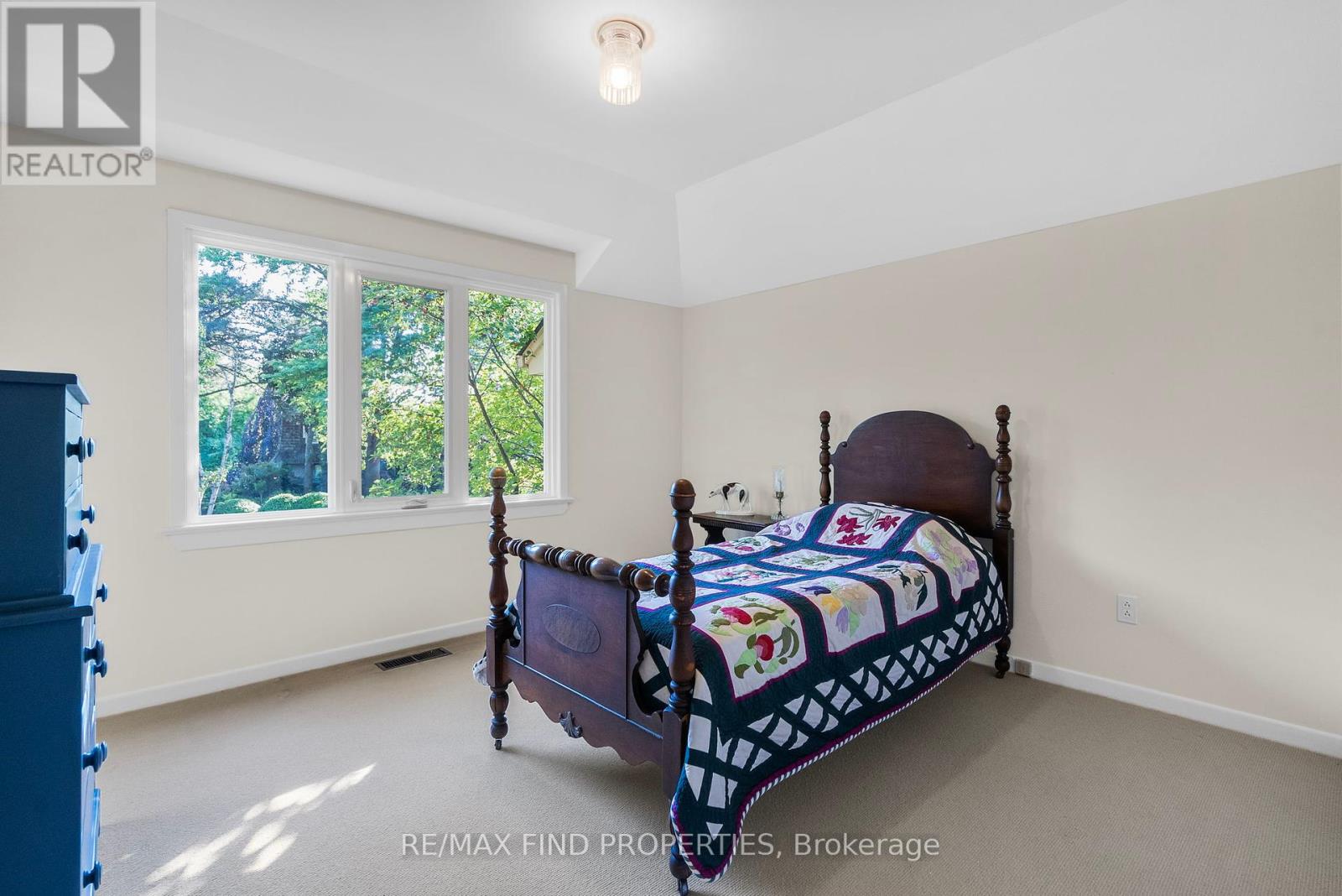 56 Edenvale Crescent, Toronto, Ontario  M9A 4A6 - Photo 38 - W12406792