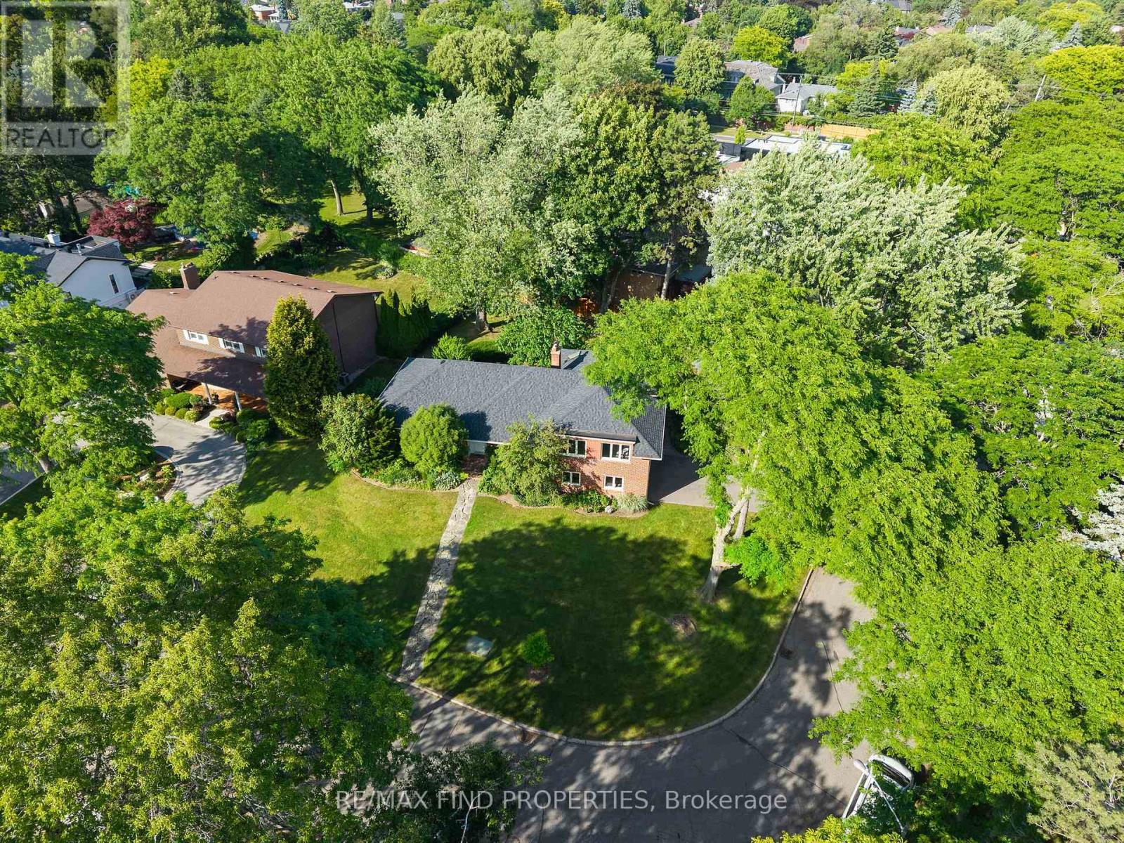 56 Edenvale Crescent, Toronto, Ontario  M9A 4A6 - Photo 7 - W12406792