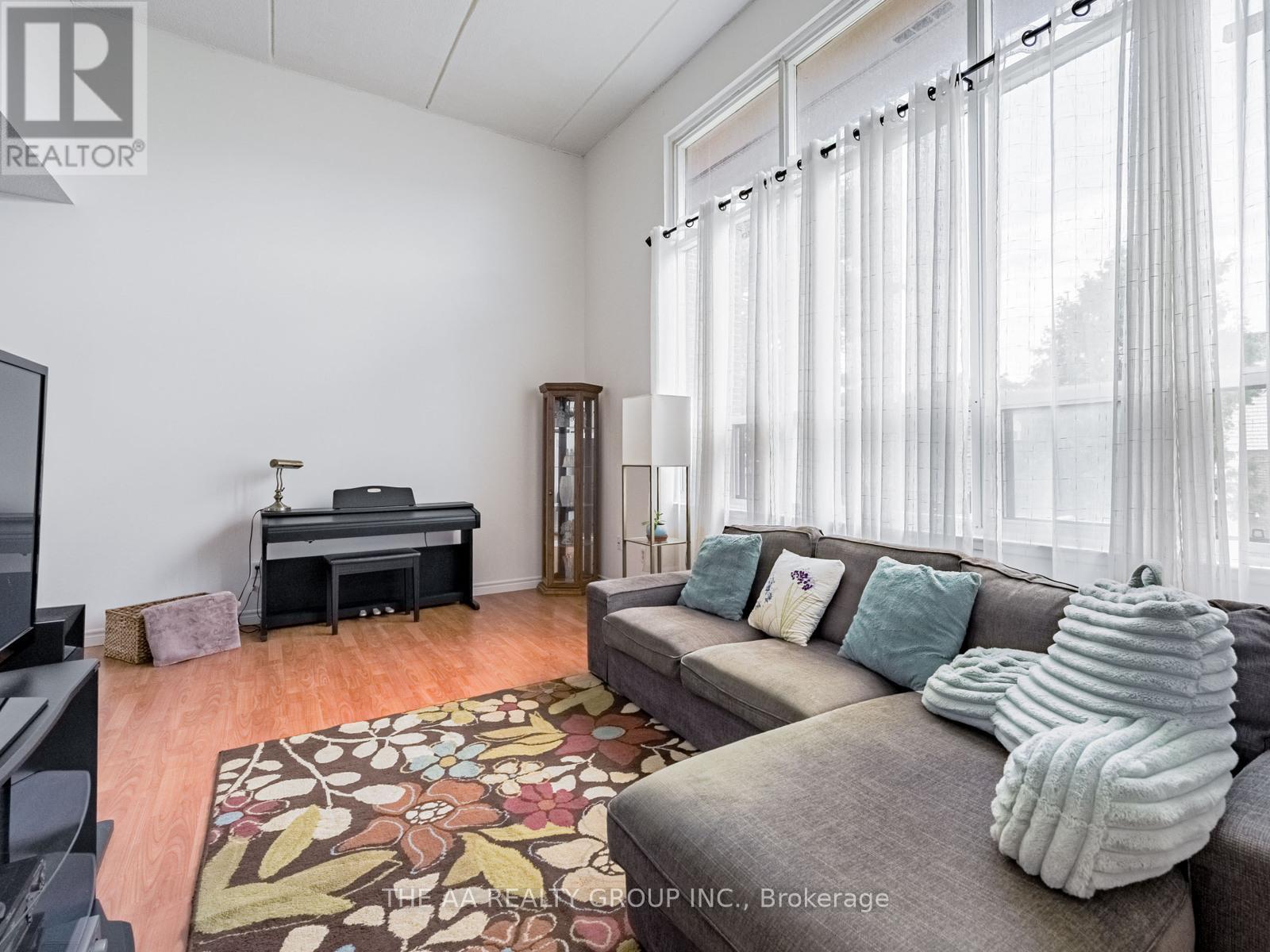 46 - 180 Mississauga Valley Boulevard, Mississauga, Ontario  L5A 3M2 - Photo 4 - W12406848