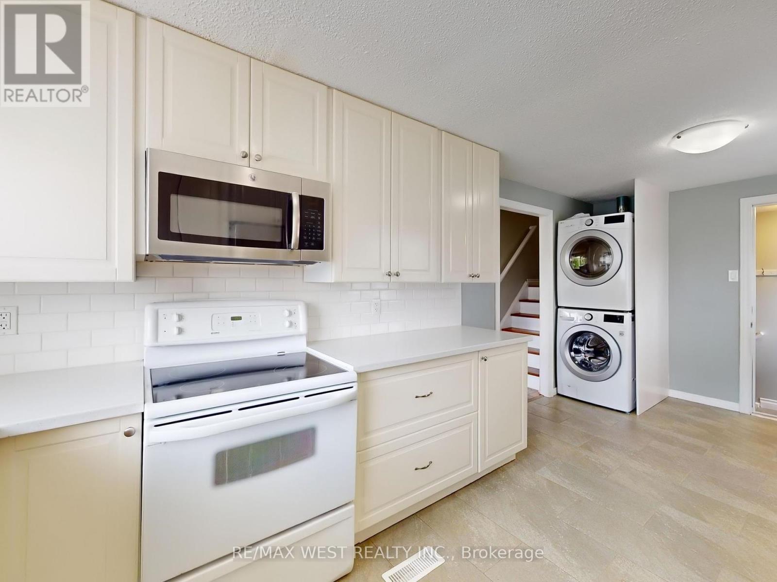 187 Broken Oak Crescent, Kitchener, Ontario  N2N 1N8 - Photo 10 - X12406785