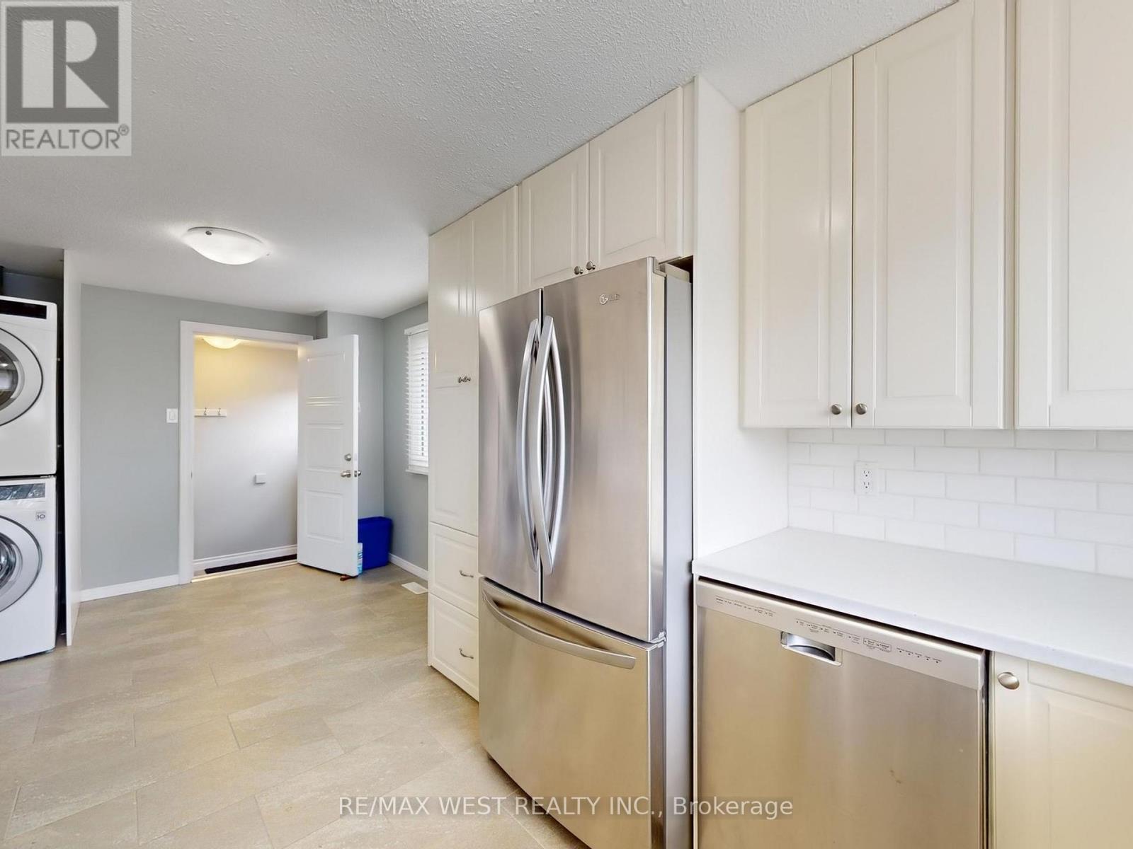 187 Broken Oak Crescent, Kitchener, Ontario  N2N 1N8 - Photo 11 - X12406785