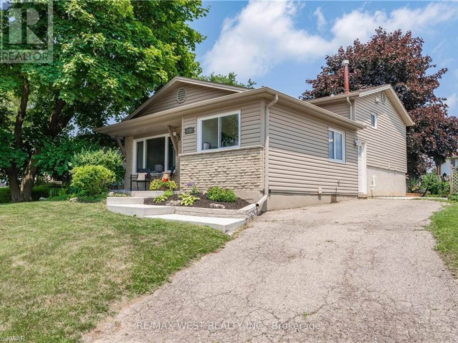 187 Broken Oak Crescent, Kitchener, Ontario  N2N 1N8 - Photo 2 - X12406785