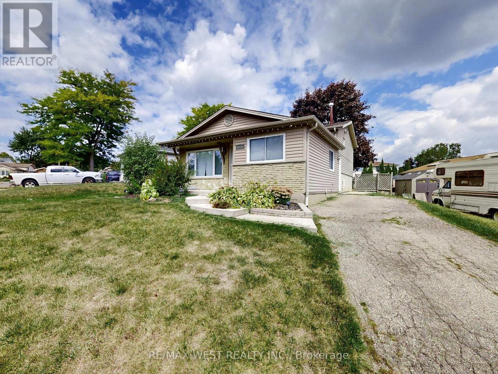 187 Broken Oak Crescent, Kitchener, Ontario  N2N 1N8 - Photo 3 - X12406785
