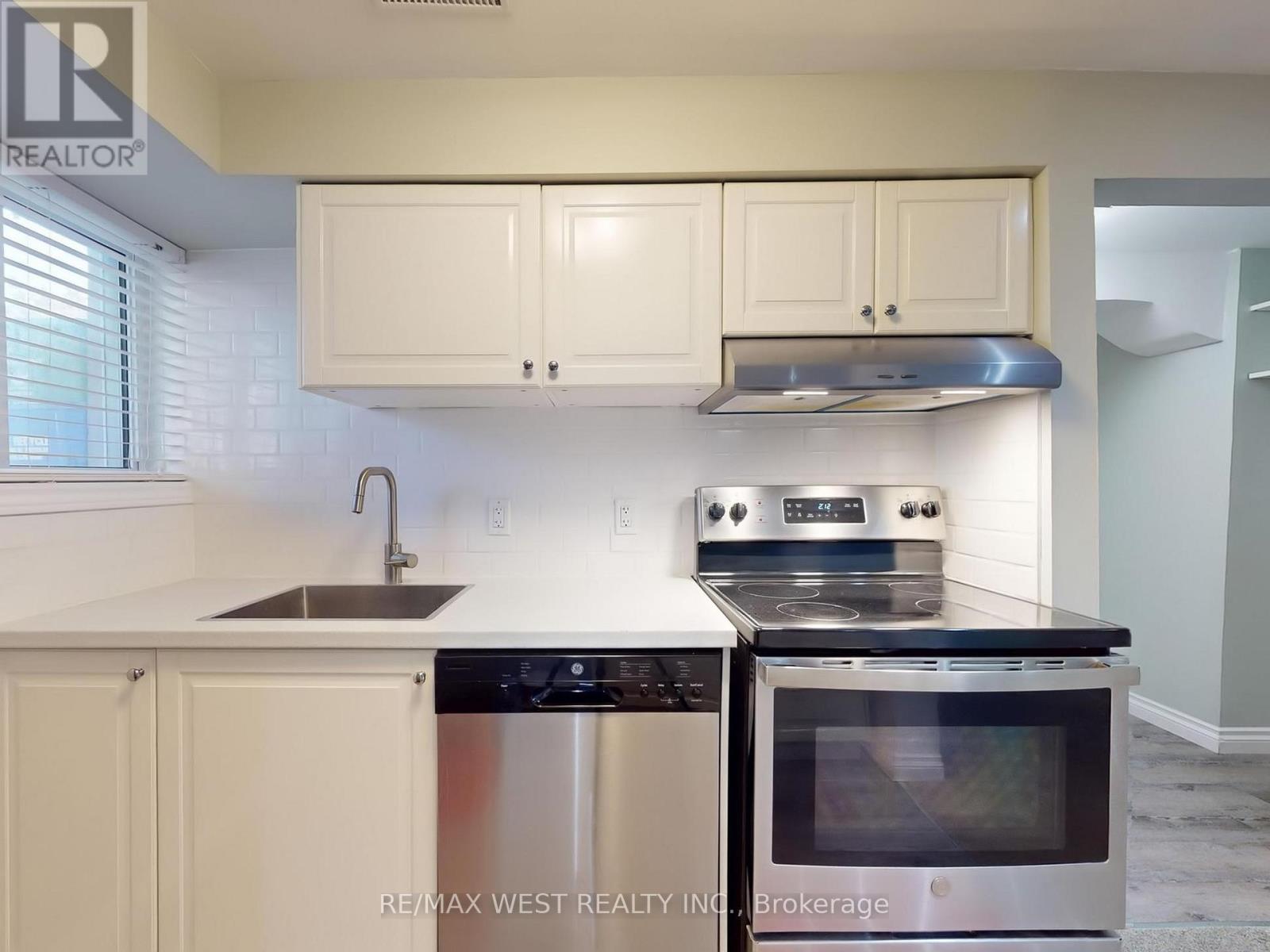 187 Broken Oak Crescent, Kitchener, Ontario  N2N 1N8 - Photo 34 - X12406785