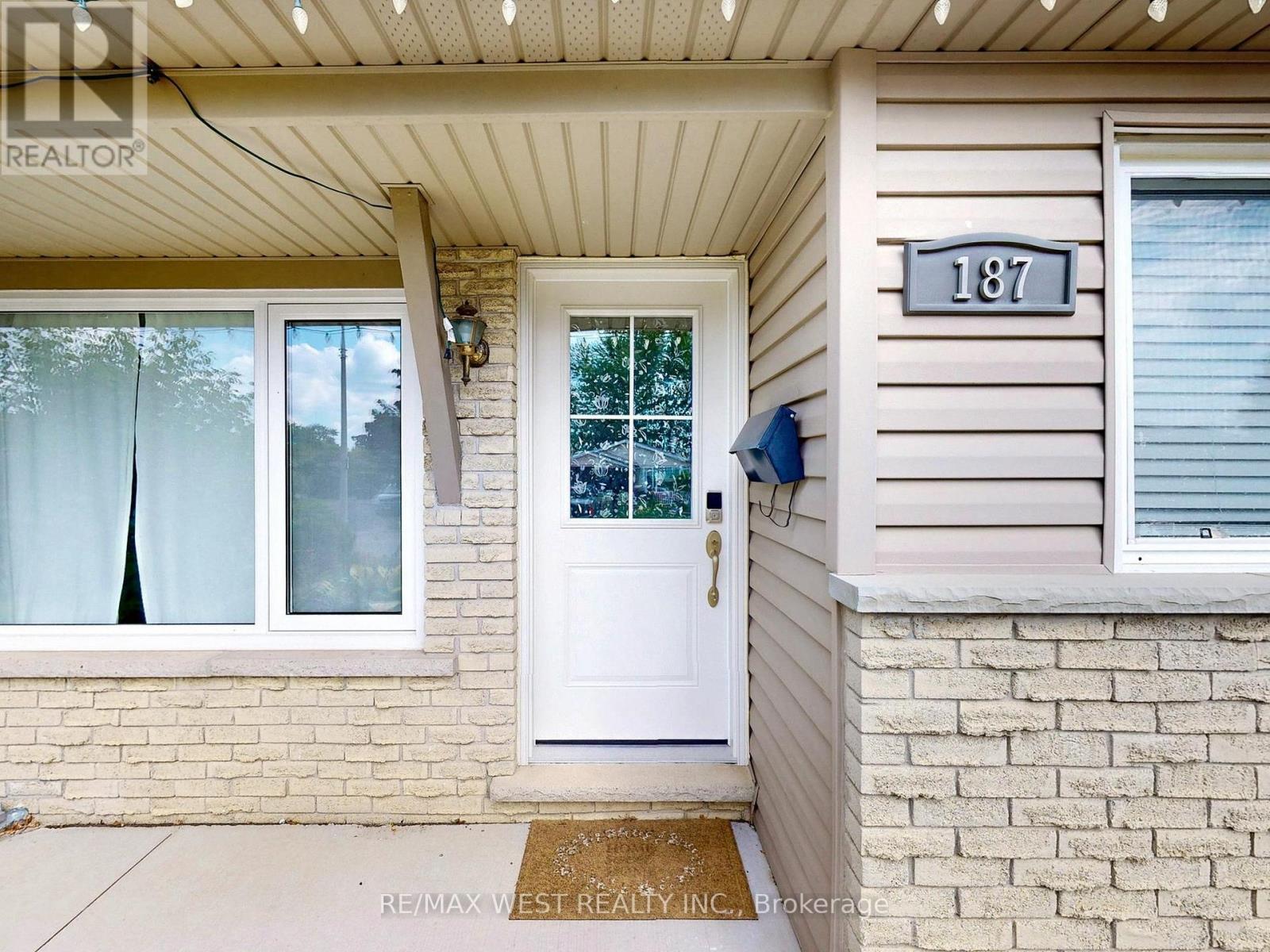 187 Broken Oak Crescent, Kitchener, Ontario  N2N 1N8 - Photo 4 - X12406785
