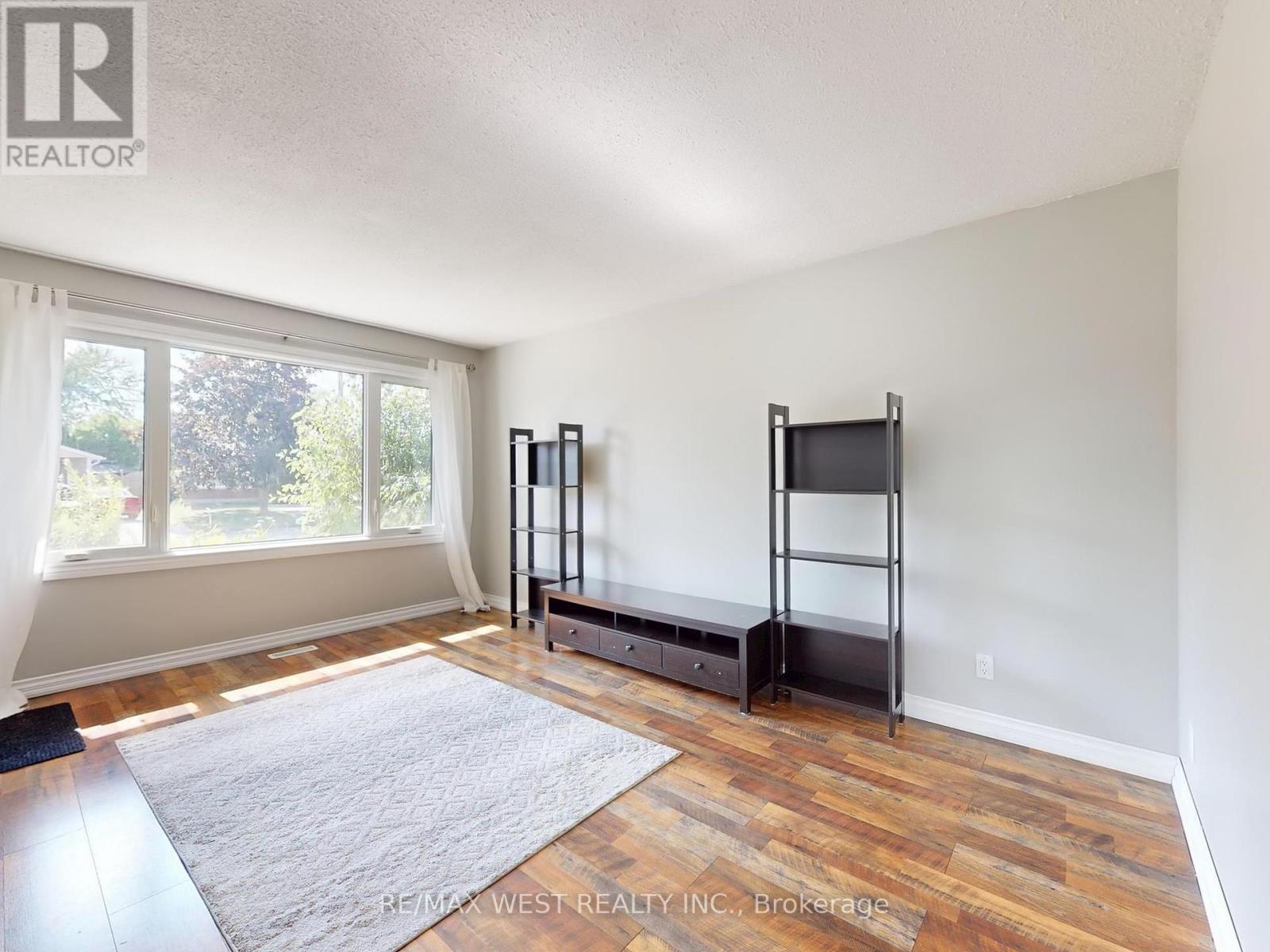 187 Broken Oak Crescent, Kitchener, Ontario  N2N 1N8 - Photo 5 - X12406785