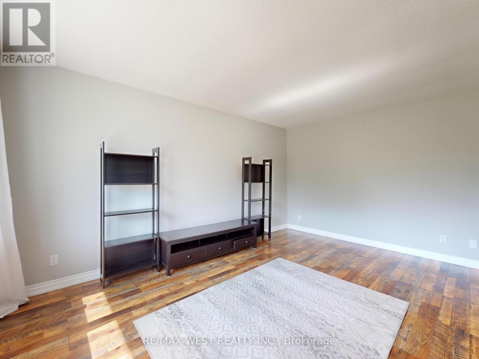 187 Broken Oak Crescent, Kitchener, Ontario  N2N 1N8 - Photo 7 - X12406785