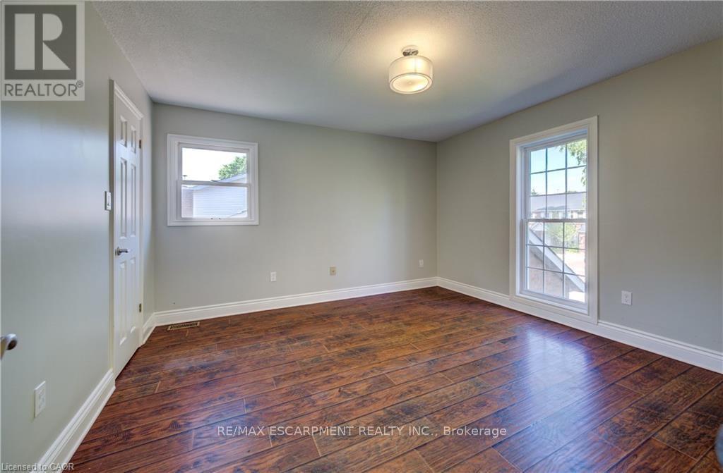 5180 Southgate Avenue, Niagara Falls, Ontario  L2E 7G5 - Photo 18 - X12406819