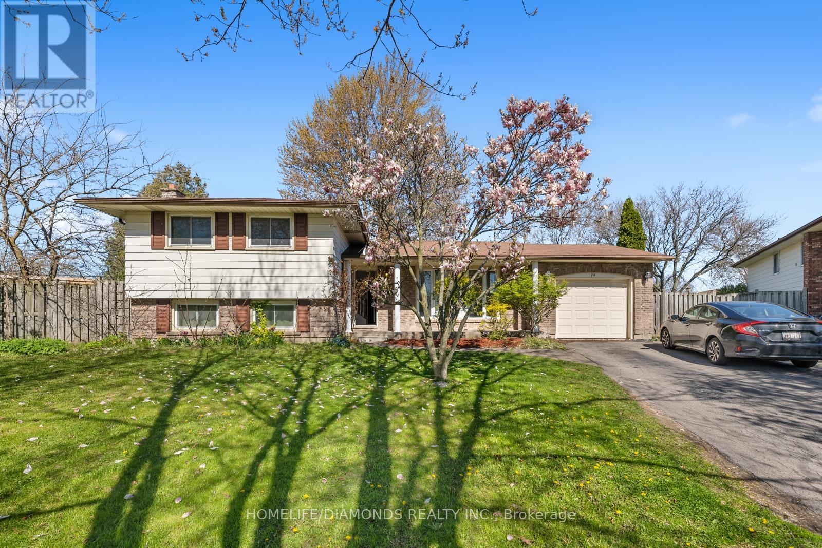 74 MACOOMB DRIVE, Welland, Ontario