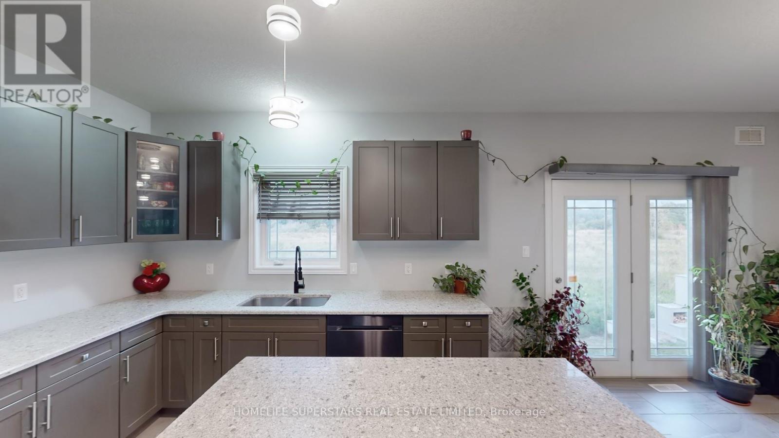 341 Rivertrail Avenue, Kitchener, Ontario  N2A 0K4 - Photo 49 - X12406852