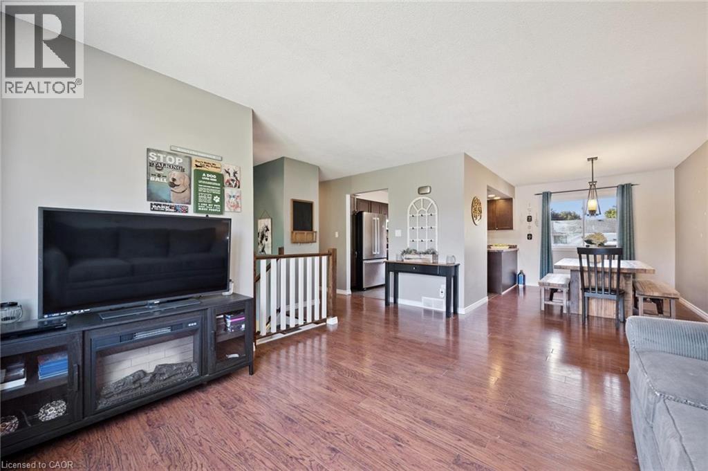 230 Arris Crescent, Mitchell, Ontario  N0K 1N0 - Photo 6 - 40770343