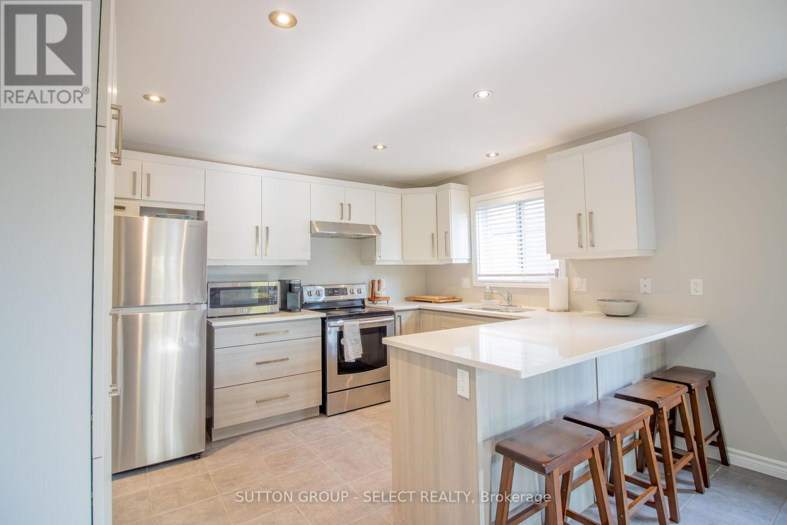 1021 Oakcrossing Gate, London North, Ontario  N6H 0E9 - Photo 13 - X12391596